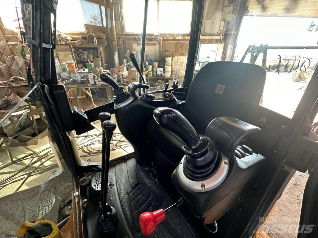 JCB 8018 小型挖掘机
