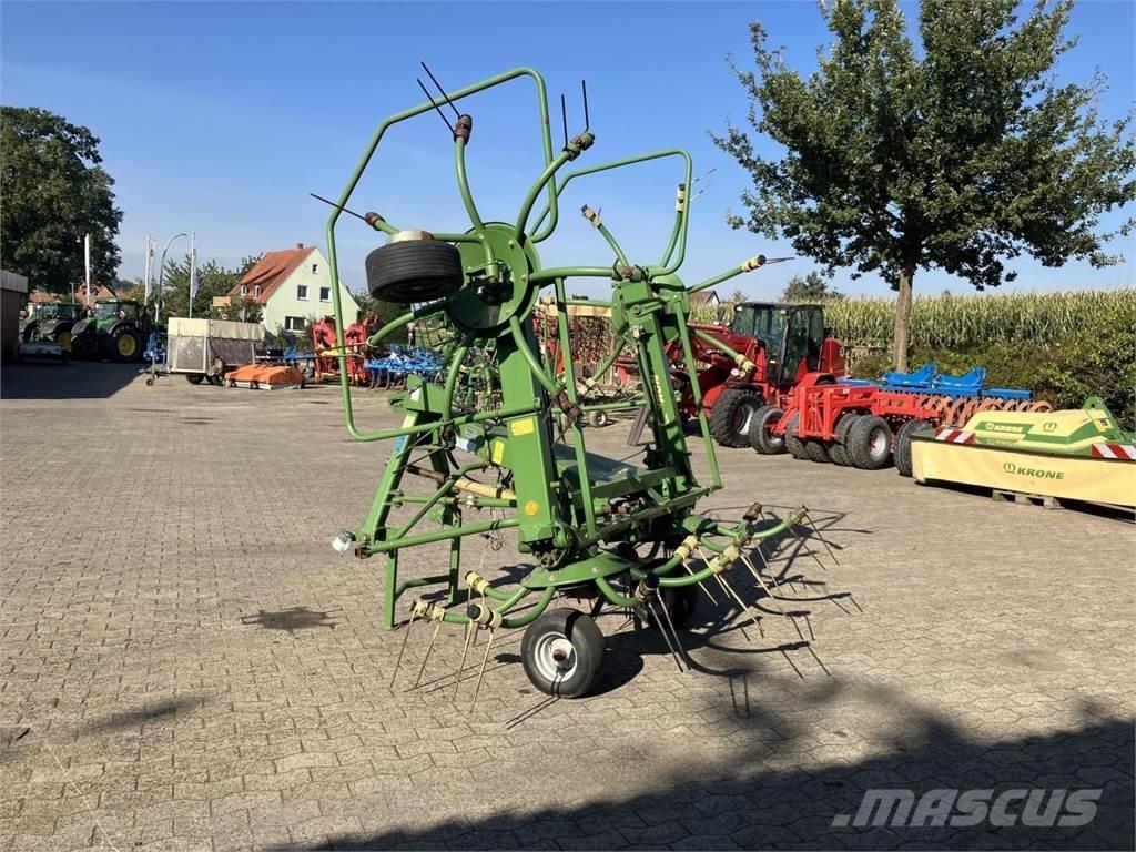 Krone KW 5.52/4x7 犁耙和摊草机