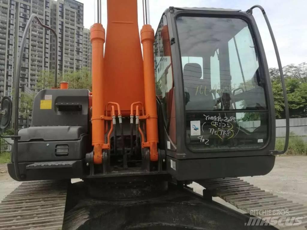 Hitachi zx200 履带挖掘机