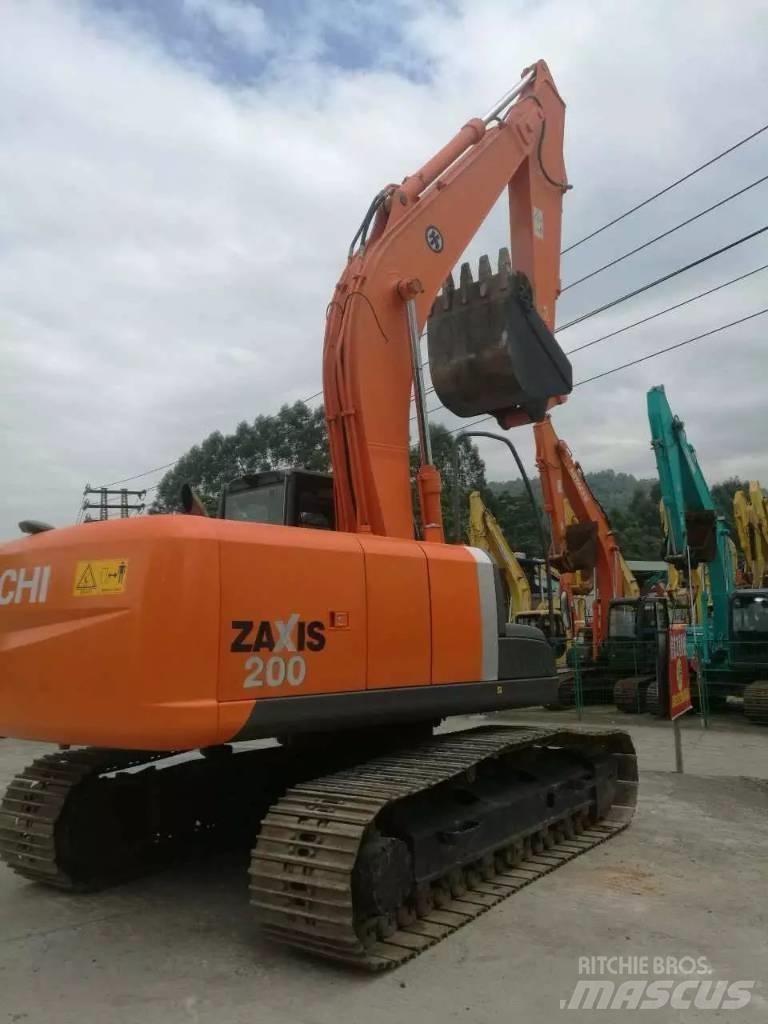 Hitachi zx200 履带挖掘机