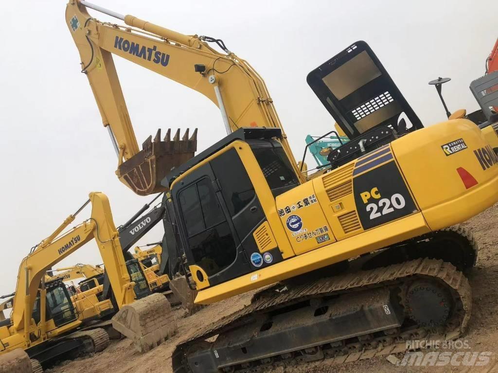 Komatsu 220-8 履带挖掘机