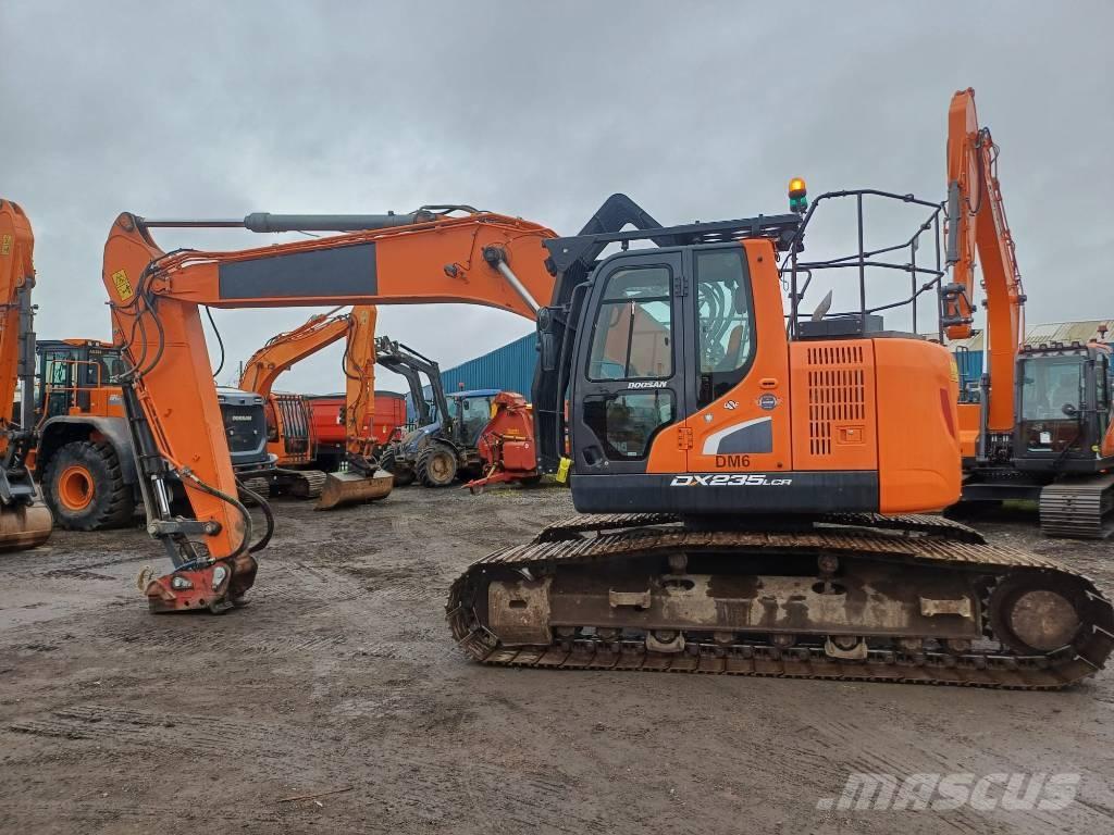 Doosan DX 235 LCR-5 履带挖掘机