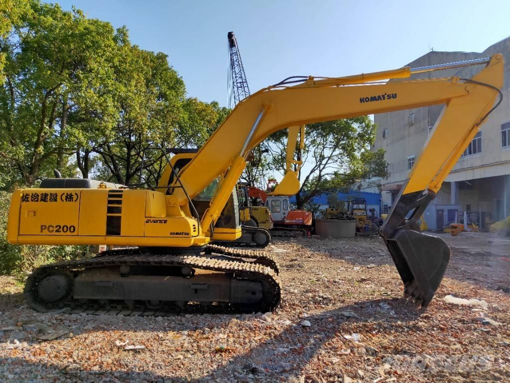 Komatsu PC200-6 履带挖掘机