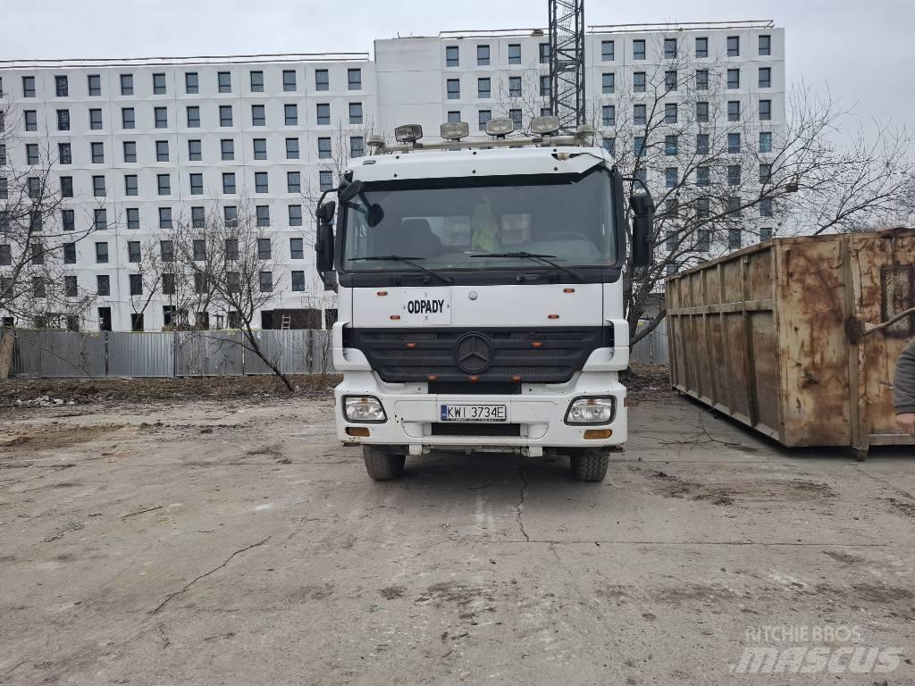 Mercedes-Benz 3244 工程吊钩车