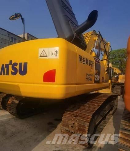 Komatsu PC 220-8 履带挖掘机
