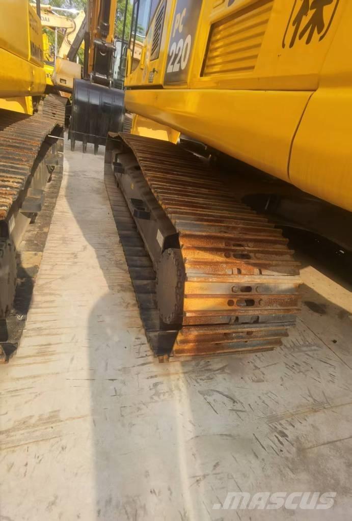 Komatsu PC 220-8 履带挖掘机