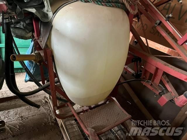 Hardi 600 悬挂式喷雾机
