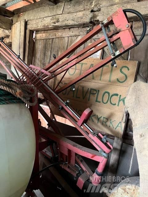 Hardi 600 悬挂式喷雾机