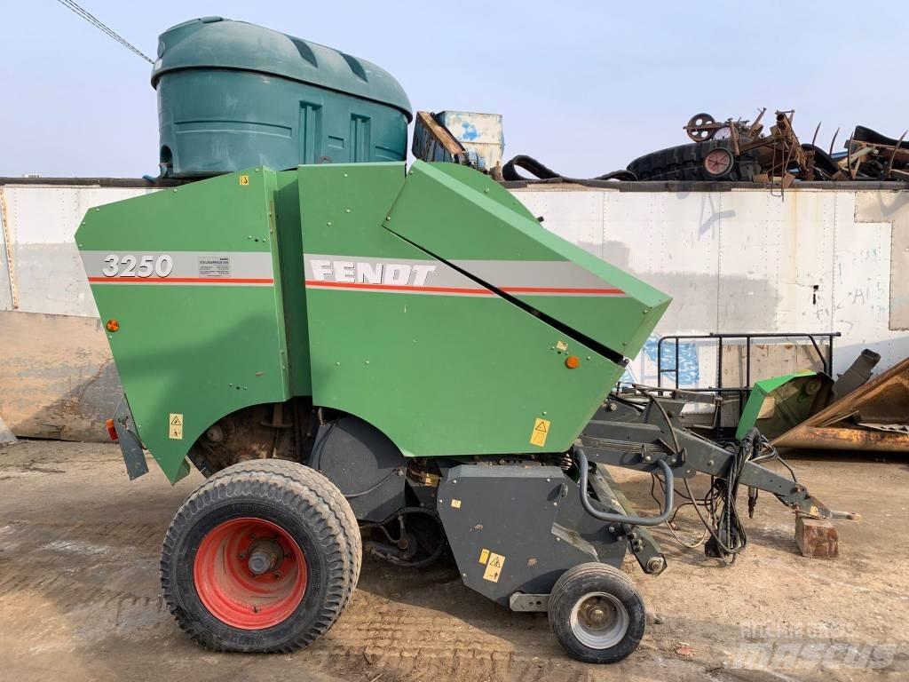 Fendt 3250 圆捆打捆机