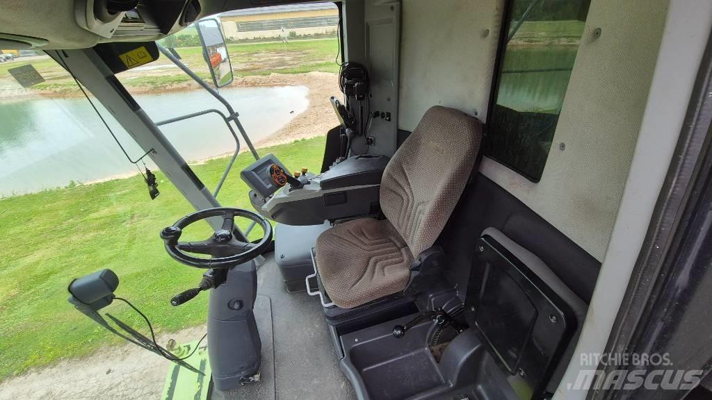 CLAAS Tucano 440 联合收割机