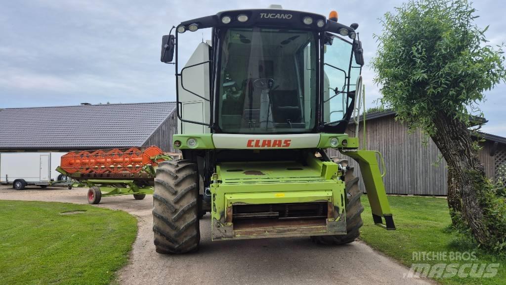 CLAAS Tucano 440 联合收割机