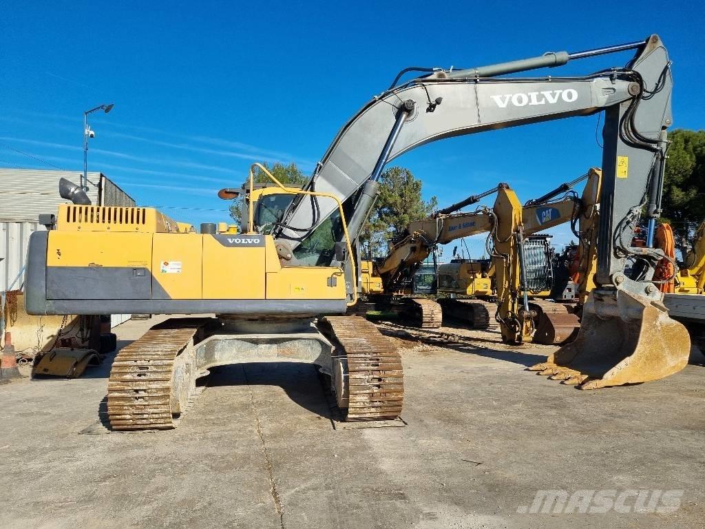 Volvo EC300DNL 履带挖掘机