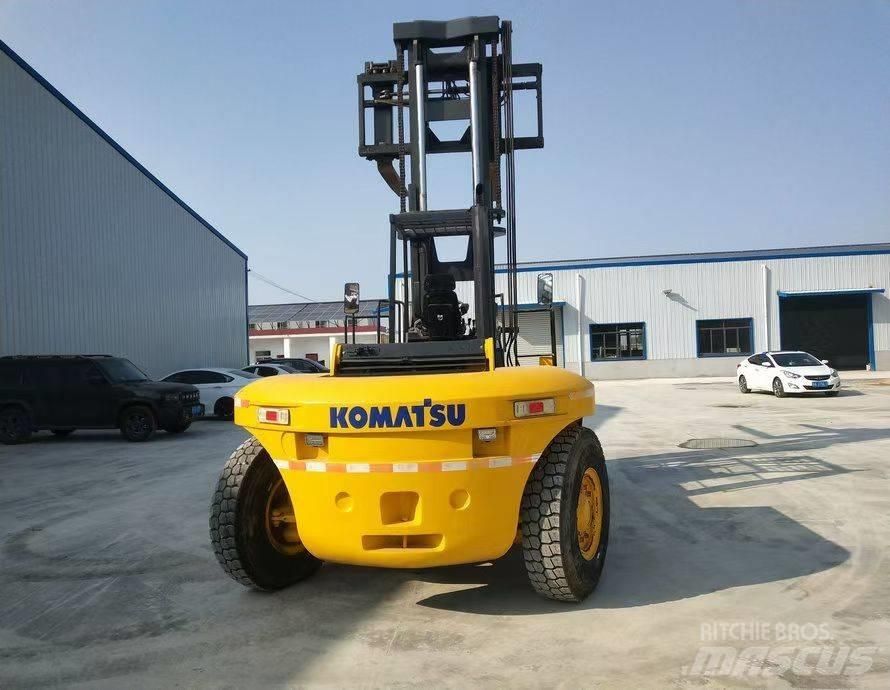 Komatsu FD200 伸缩臂叉装车|叉装车