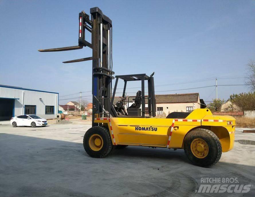 Komatsu FD200 伸缩臂叉装车|叉装车