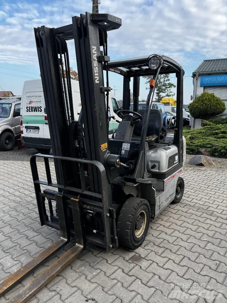 Nissan PD01A18PQ 天然气叉车