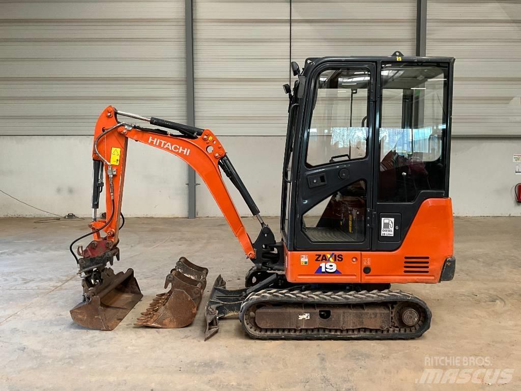 Hitachi ZX 19-6 CR 小型挖掘机