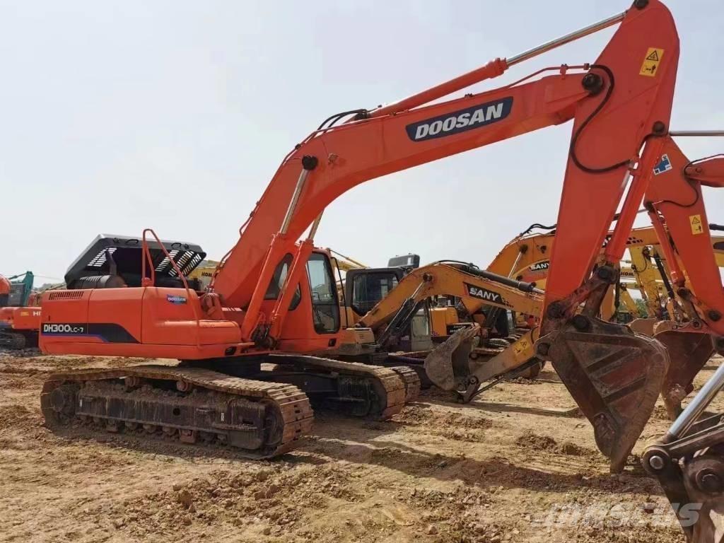 Doosan DH300LC-7 履带挖掘机