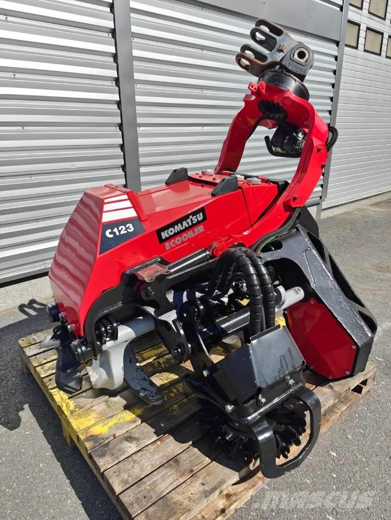 Komatsu C 123 收割机机箱
