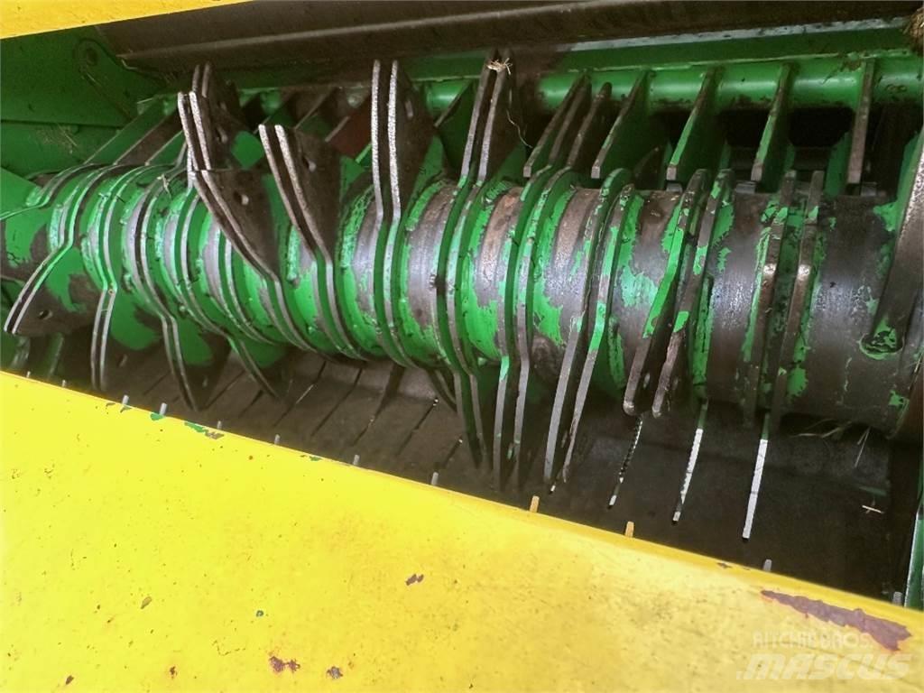 John Deere 575 圆捆打捆机