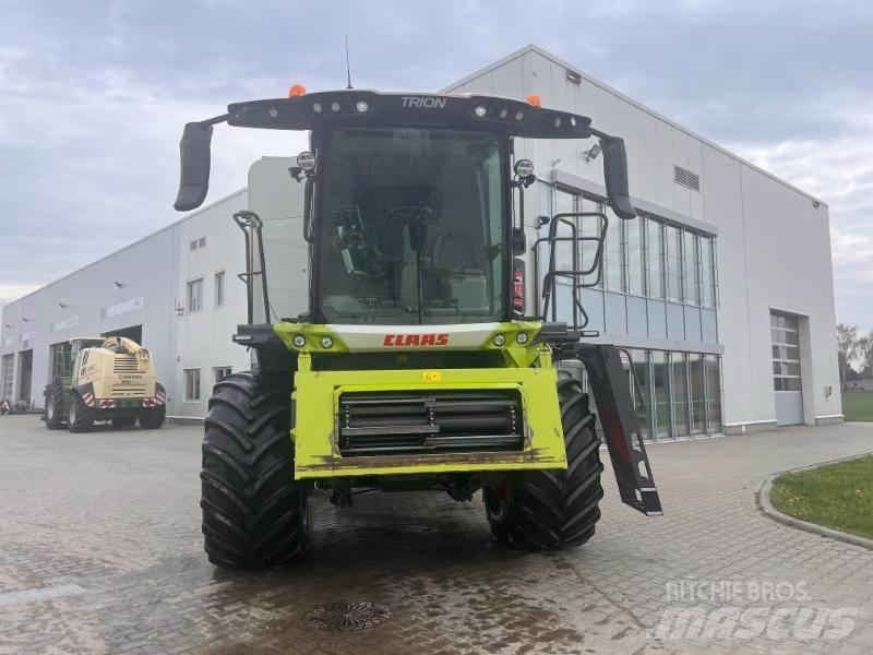 CLAAS TRION 520 联合收割机