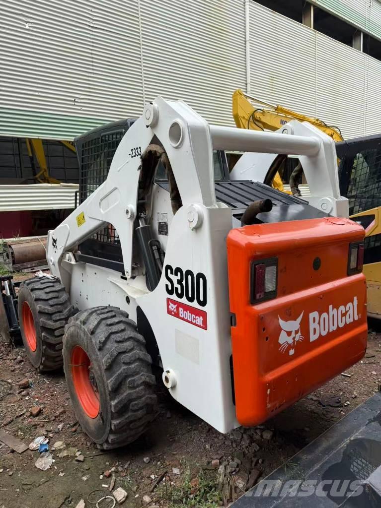 Bobcat S 300 滑移装载机