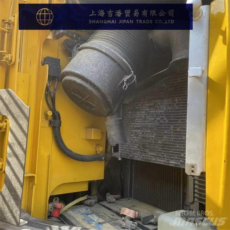 Komatsu PC 138 US 中型挖掘机