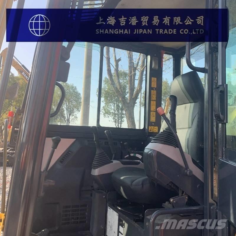 Komatsu PC 56 小型挖掘机