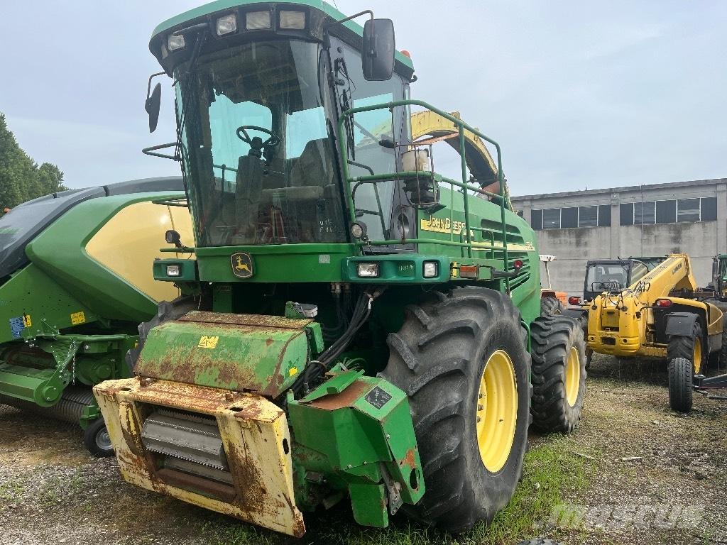 John Deere 7700 自走式青贮饲料收割机