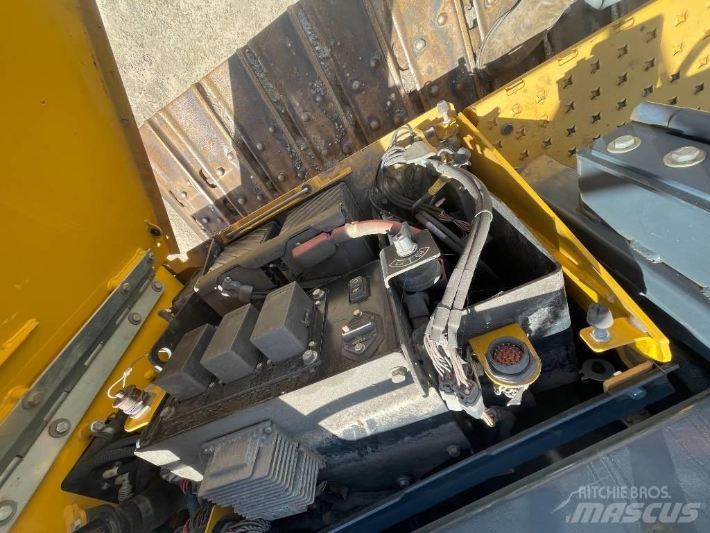 DEERE 700K 履带式推土机