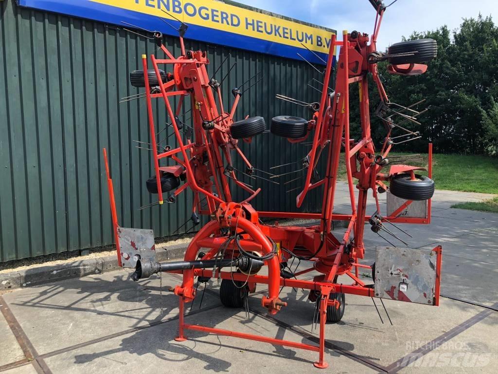 Kuhn GF 8501 M H 犁耙和摊草机