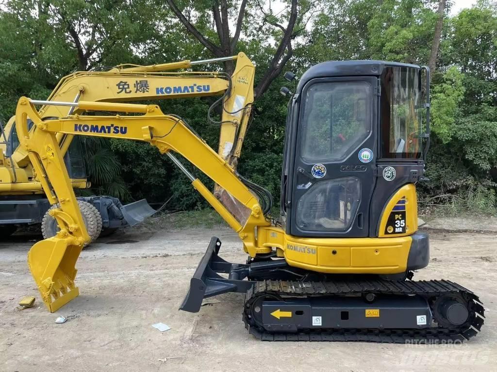 Komatsu PC 35 小型挖掘机