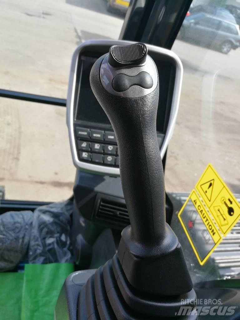 Hyundai HX140LC 履带挖掘机