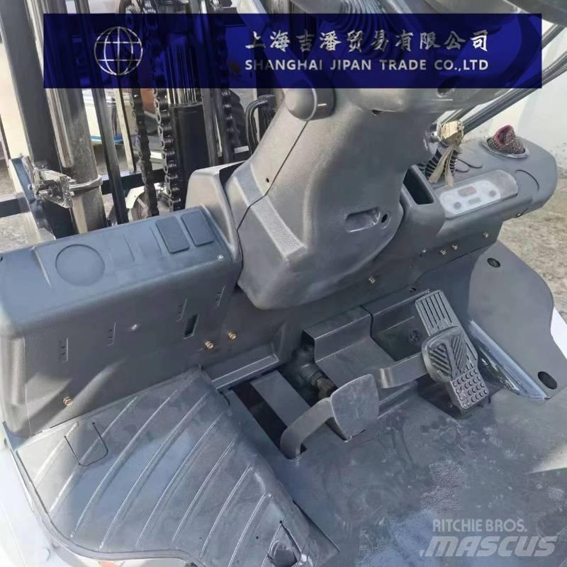 TCM FD 30 柴油叉车