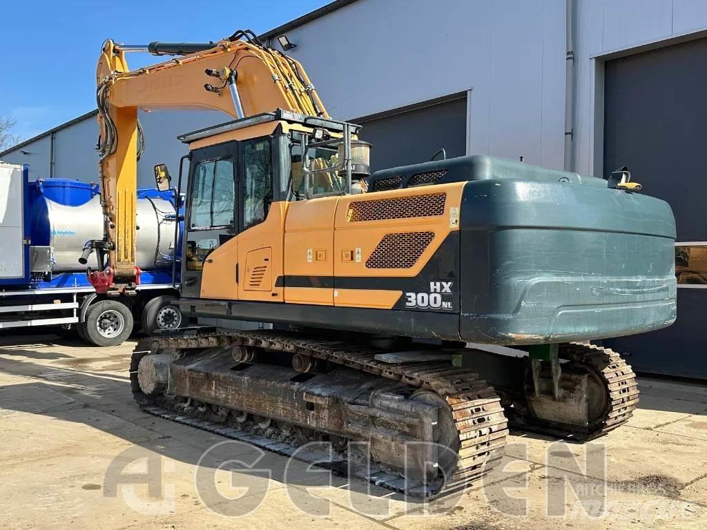 Hyundai HX300NL 履带挖掘机