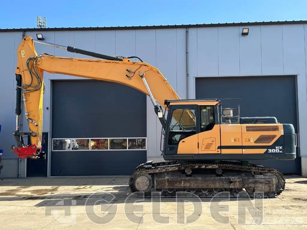 Hyundai HX300NL 履带挖掘机