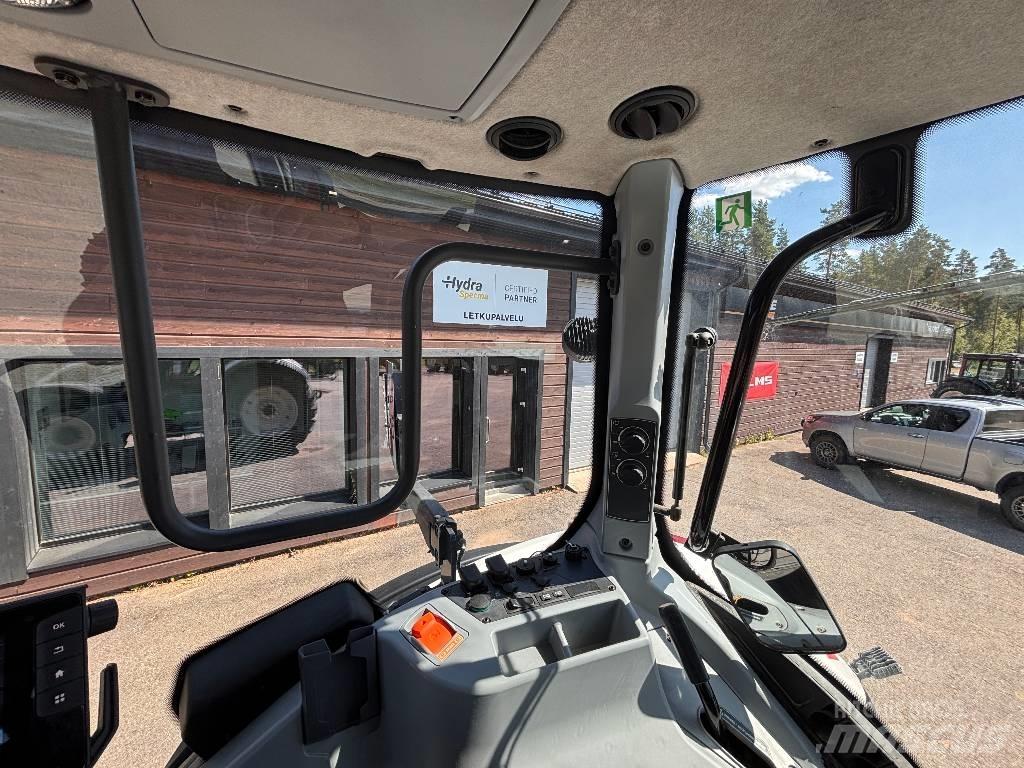 Valtra Q 305 拖拉机/农用车