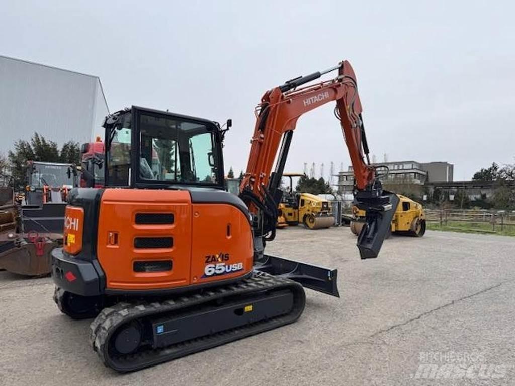 Hitachi ZX65 USB-6 小型挖掘机