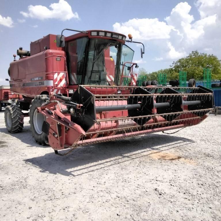 Case IH 2366E 联合收割机
