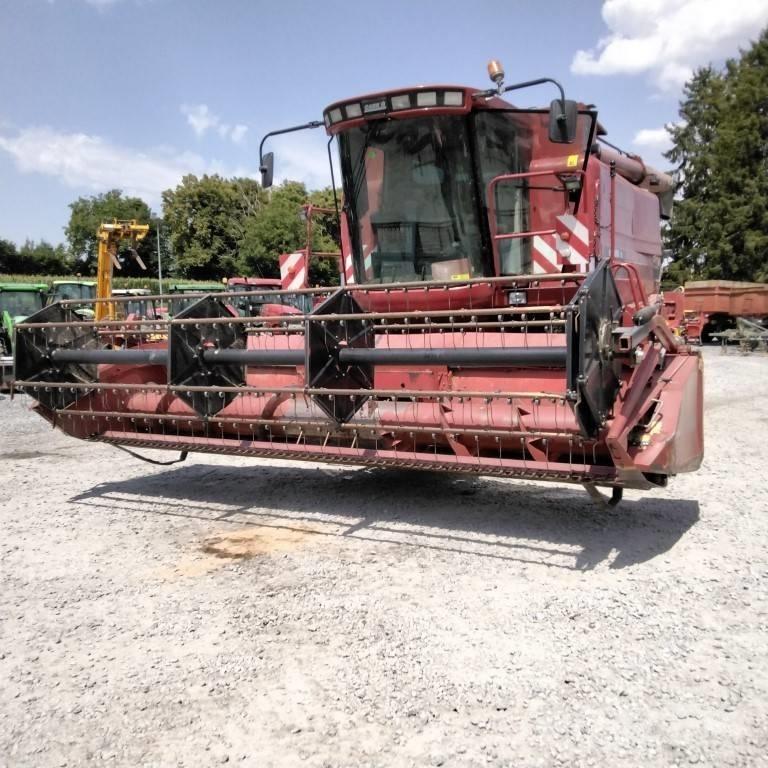 Case IH 2366E 联合收割机