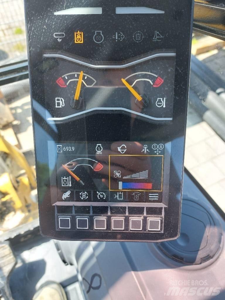 CAT 301.8 小型挖掘机