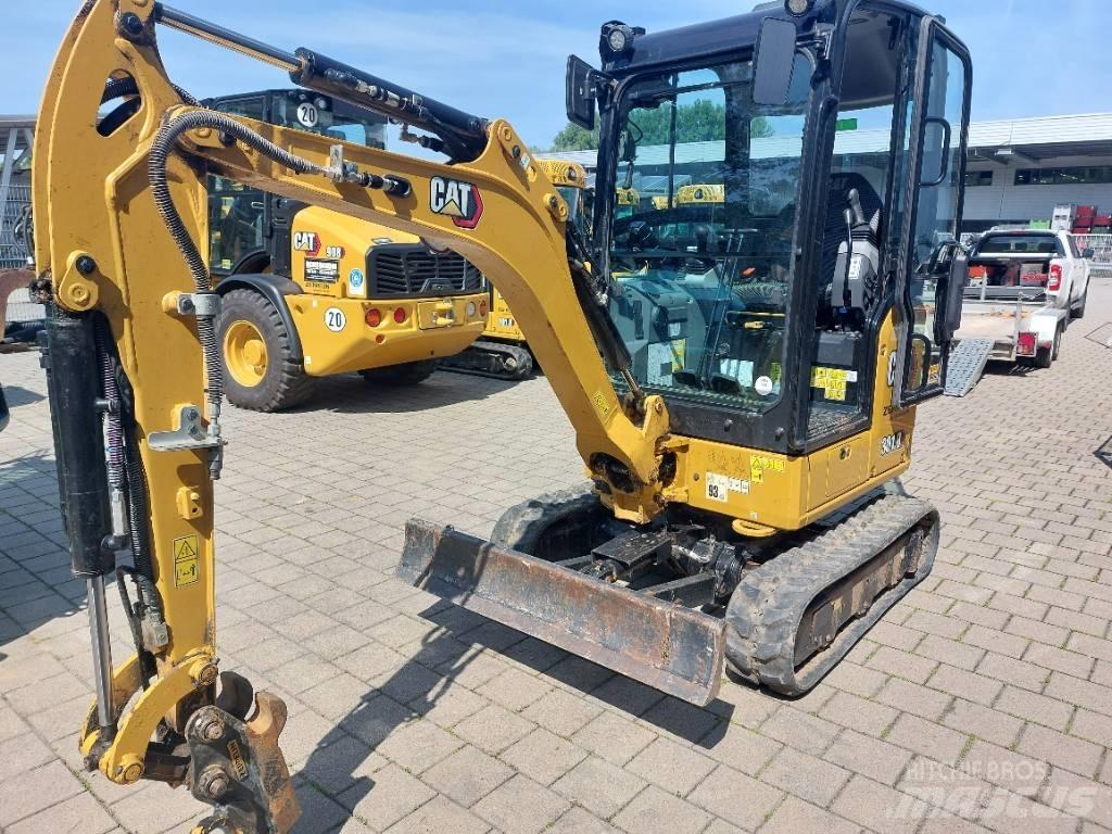 CAT 301.8 小型挖掘机