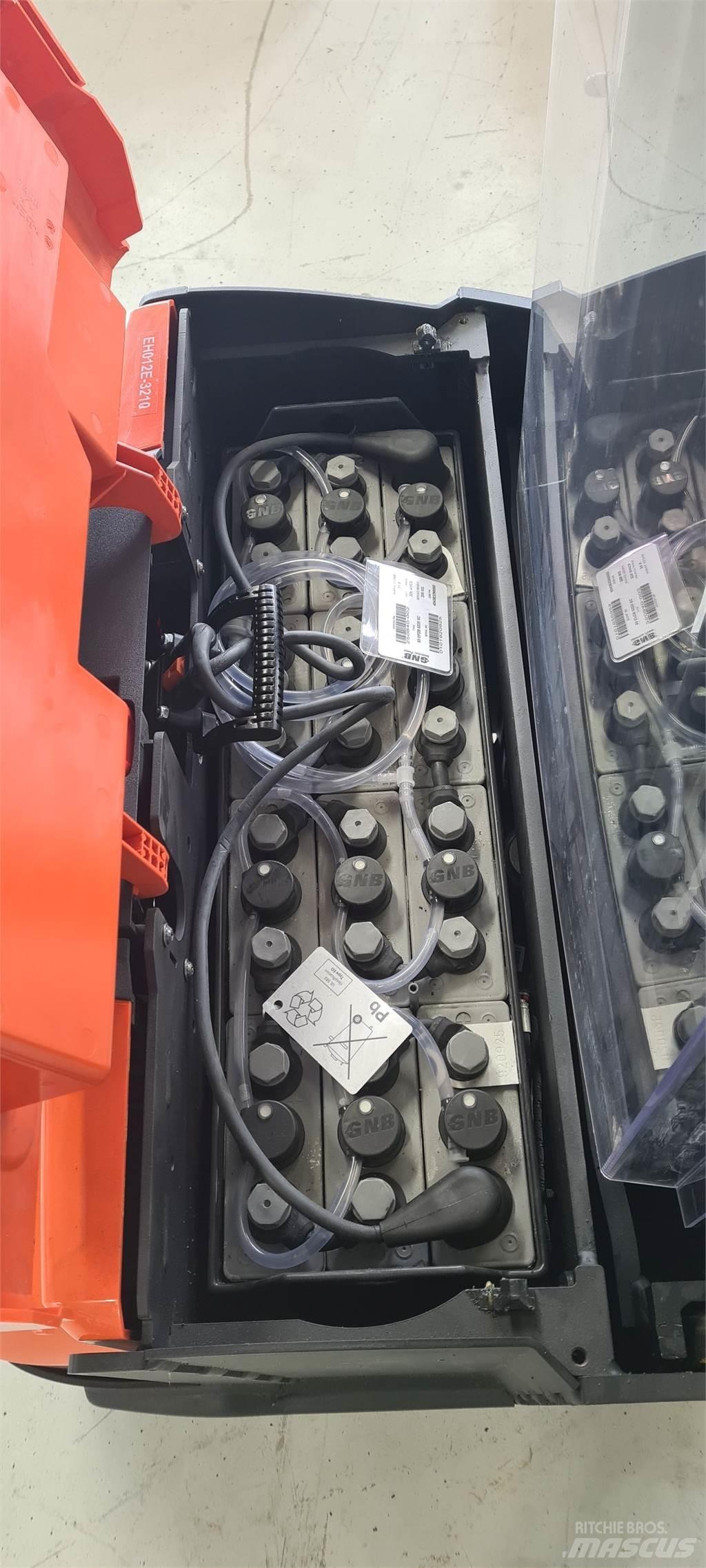 Toyota SWE120L 手推堆垛车