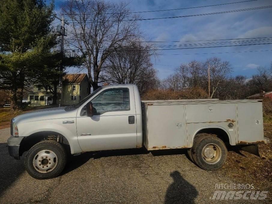 Ford F 350 XLT 皮卡车