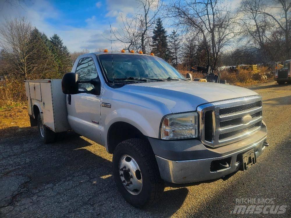 Ford F 350 XLT 皮卡车