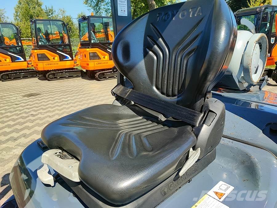 Toyota 02-8FGF25 天然气叉车