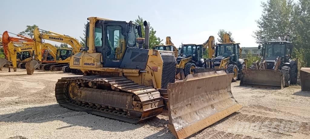 Komatsu D61EX-15 履带式推土机