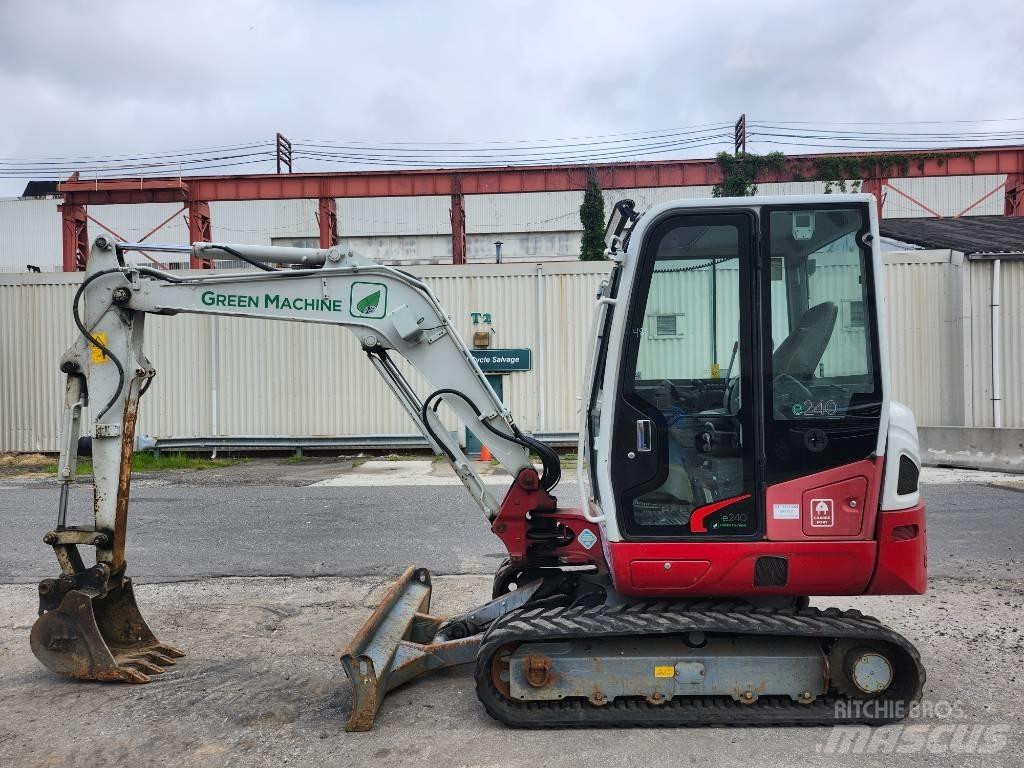 Takeuchi TB 240 小型挖掘机