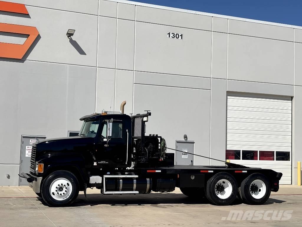 Mack CHU 613 救援车