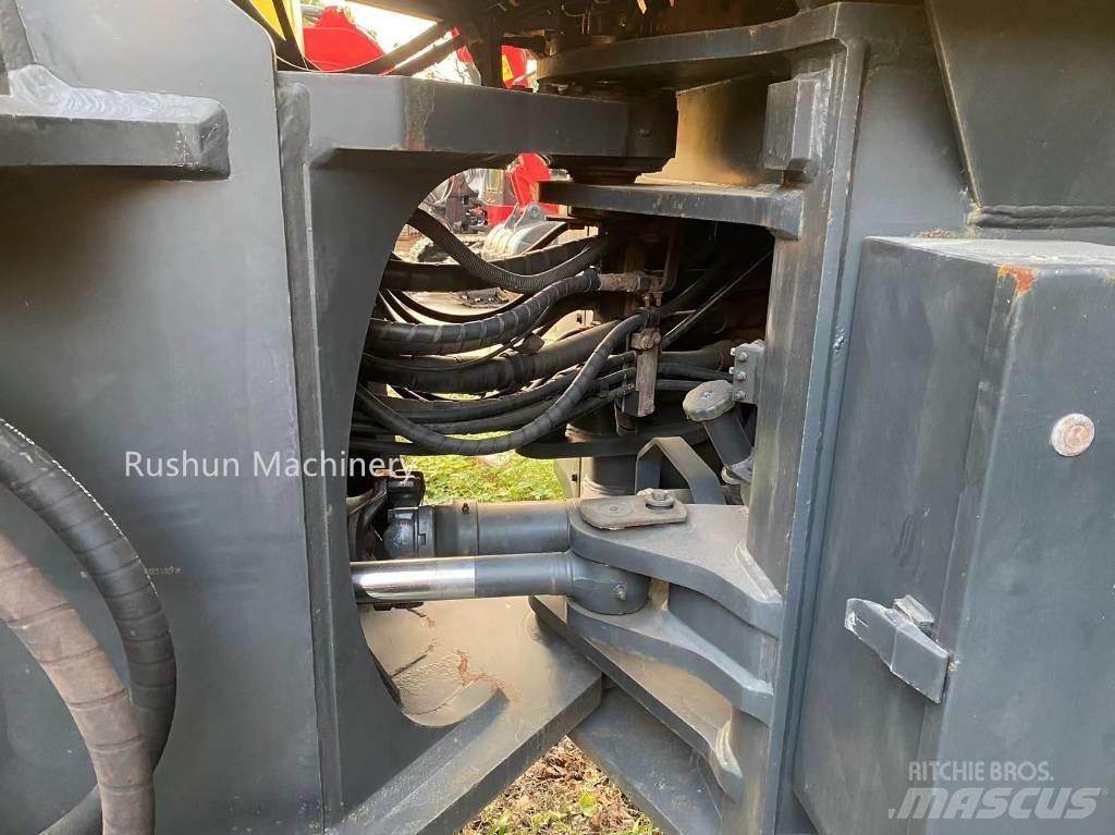 Komatsu WA 470 轮式装载机