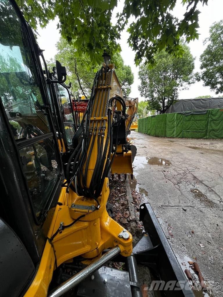 Komatsu PC 35 MR 小型挖掘机